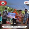 Gubernur Sulbar Serahkan Bantuan Kepada Korban Kebakaran Lembang-lembang