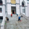 Biro Umum Bersedekah, Tenaga Pekerjanya Bersihkan Masjid Baitul Anwar