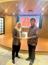 Dorong Investasi, Banhub Sulbar Serahkan Investment Guide Book 2024 kepada Kedautalan Bahrain