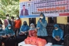 Pemprov Sulbar-TP. PKK Bagikan 500 Paket Sembako Murah