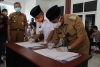 Gubernur Sulbar serahkan 4.850 Paket Sembako dan Satu Unit Ambulance Kepada Pemkab Polewali Mandar.