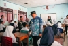 Uji Coba Makan Siang Bergizi Gratis di SMPN 1 Simboro, Pj Bahtiar Juga Salurkan Bantuan Alat Sekolah