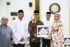 Pemprov Sulbar Kembali Bagikan 20 Paket Lebaran dan Beasiswa S2 Buat Imam Masjid Baitul Anwar