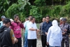 Melibatkan Pelajar, Pj Bahtiar dan Bupati Mamuju Tebar Benih Ikan Nila di Sungai Kalukku