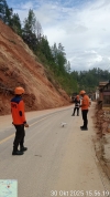 BPBD Sulbar Tinjau Kondisi Terkini Tanah Longsor di Jalan Poros Bombong – Lambe Mamasa
